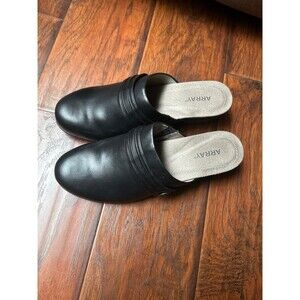 ARRAY OPAL LEATHER SLIP ON MULES SIZE 11M